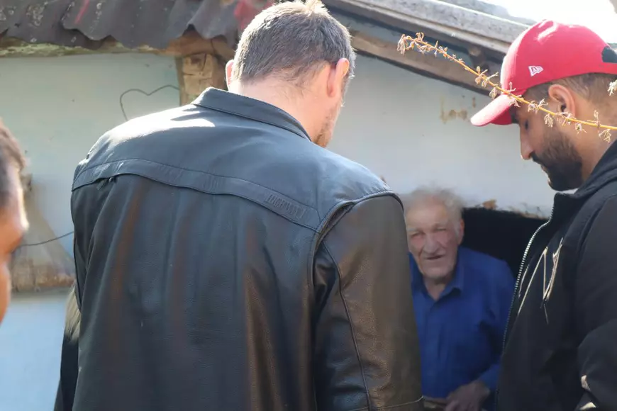 “Acei ochi albaștri mă vor urmări toată viața”. Experiența pe care au avut-o dinamoviștii Savenco și Mousavi într-un sat uitat de lume din Moldova