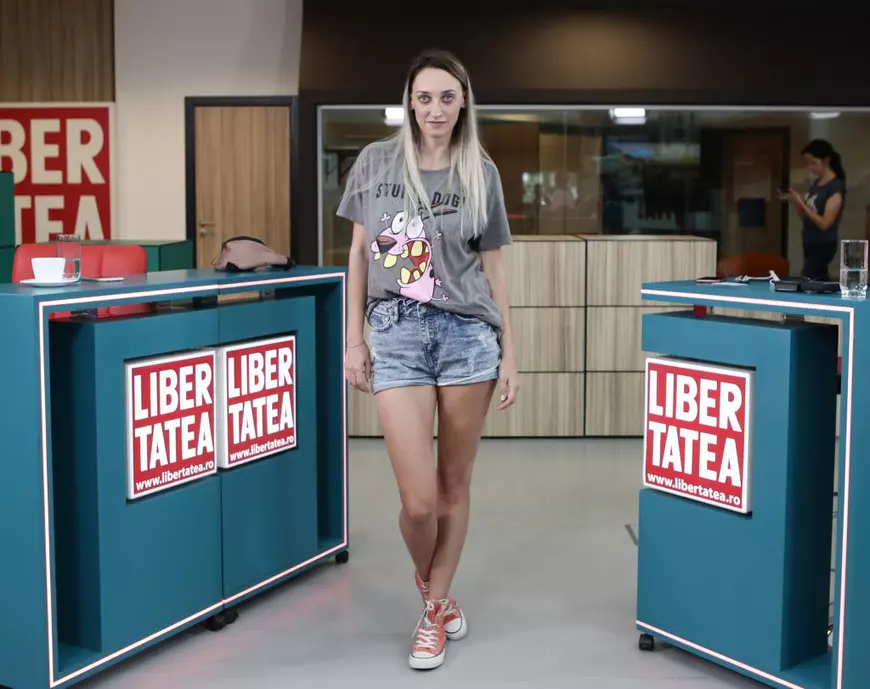 Actrița Ilona Brezoianu a câștigat primii ei bani în pădurile din Giurgiu. “Am început să muncesc vânzând mici la carton”