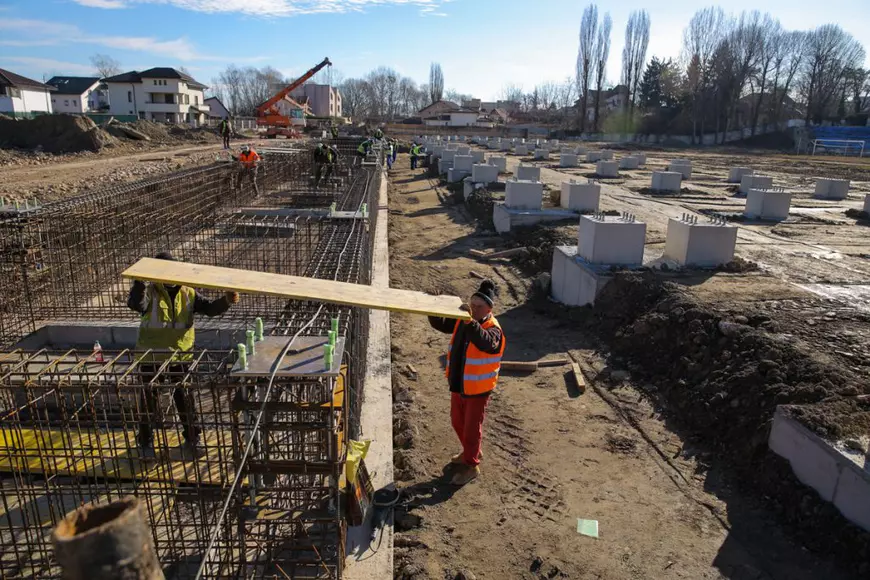 Înregistrare cu camera ascunsă. Cum se construiește stadionul din Târgoviște cu cantități fictive, iar primarul PSD Cristian Stan merge înainte