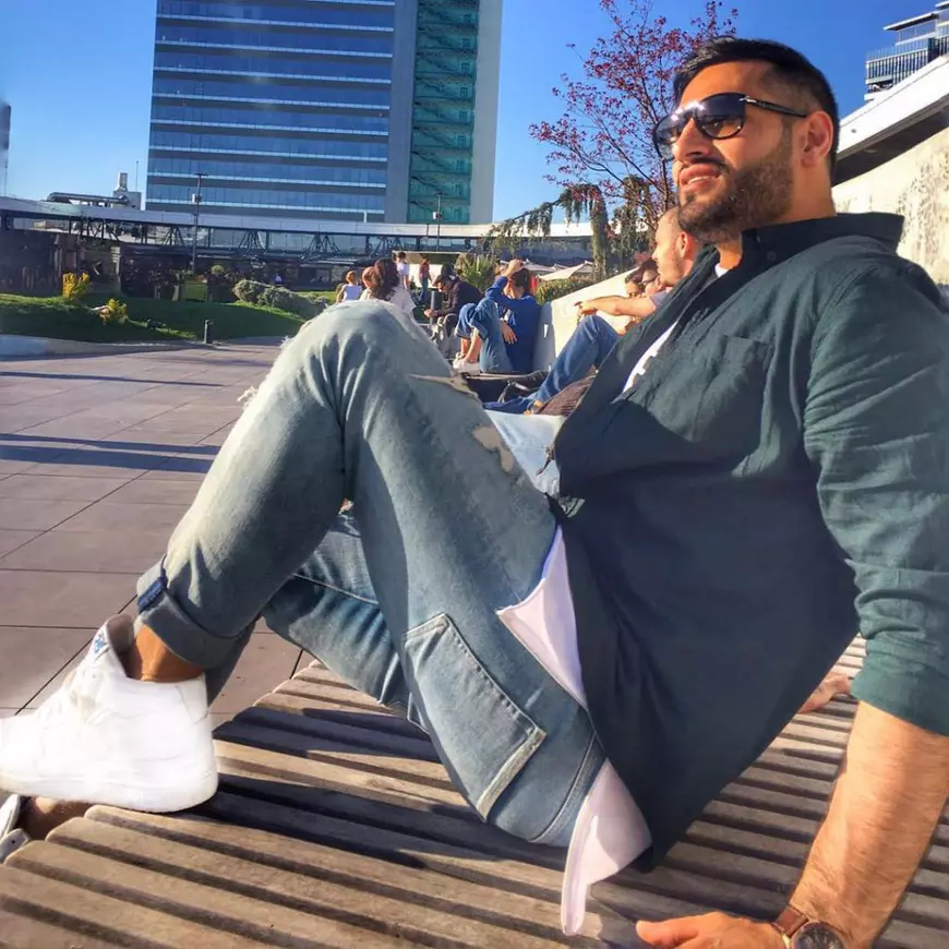 Handbalistul iranian Alireza Mousavi, fundașul lui Dinamo, și-a depus azi actele pentru a obține cetățenia: ”Vreau să fiu român pentru că vă iubesc!”