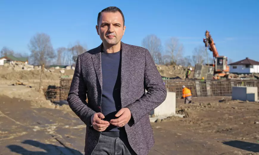 Înregistrare cu camera ascunsă. Cum se construiește stadionul din Târgoviște cu cantități fictive, iar primarul PSD Cristian Stan merge înainte