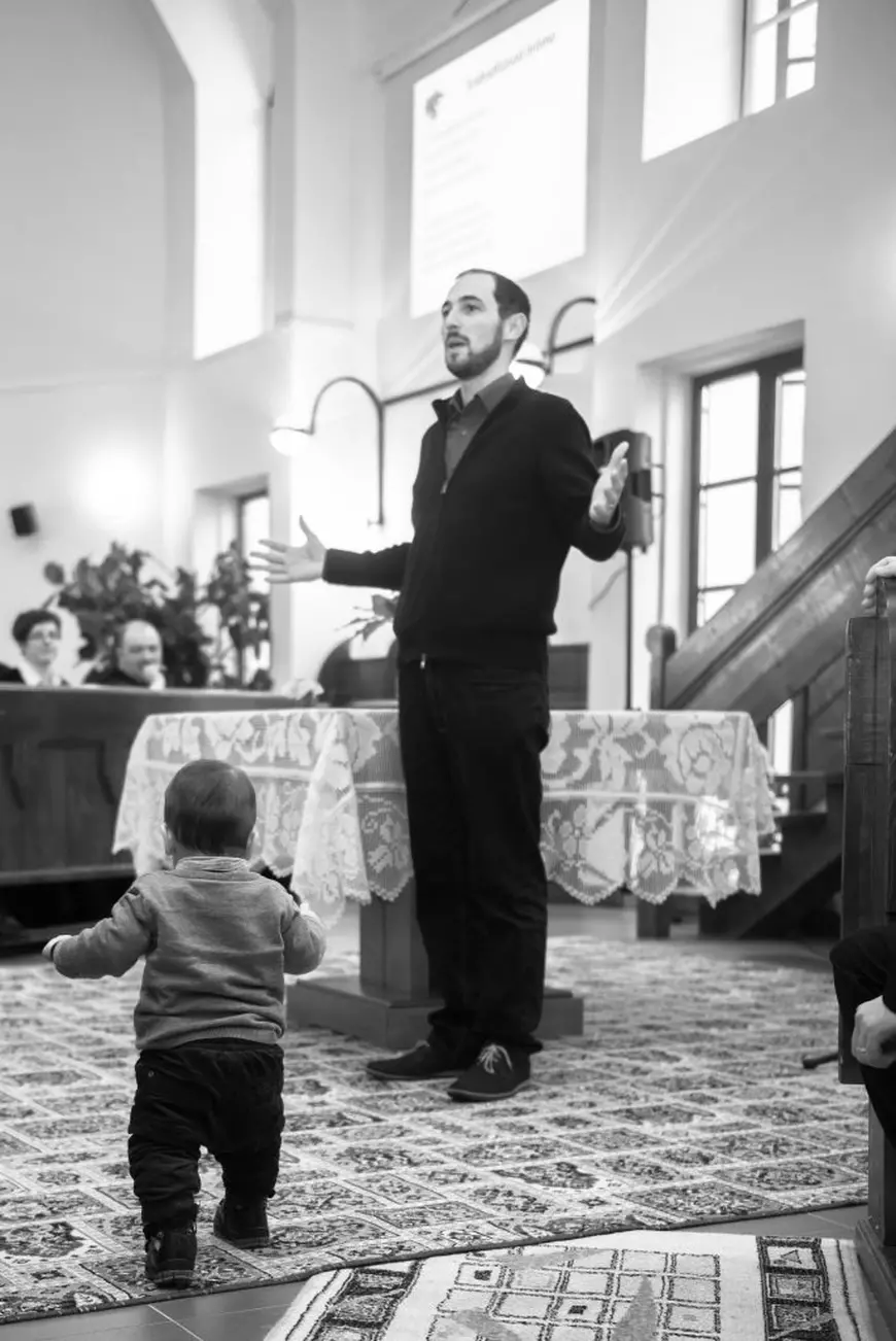 Un tânăr care a lăsat preoția și s-a făcut bucătar a lansat meniul antirisipă, adaptat vremurilor de criză