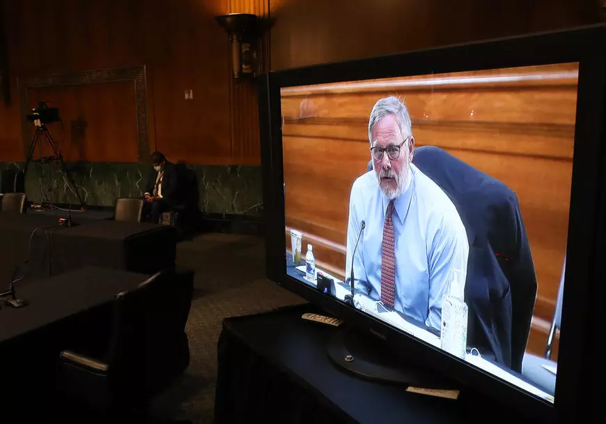 Agenții federali i-au confiscat telefonul unui  senator american, anchetat pentru tranzacţii cu acţiuni înainte de coronacriză