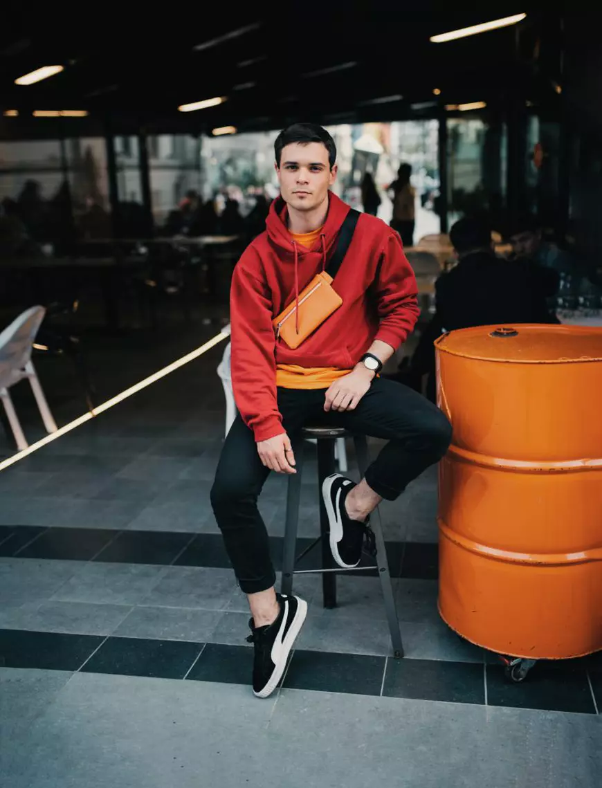 Virgil Godeanu, primul bucureștean născut prin fertilizarea în vitro. Tânărul este un blogger de modă de succes