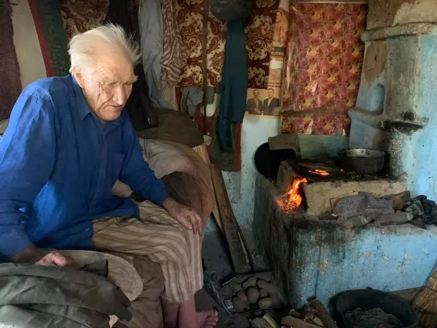 “Acei ochi albaștri mă vor urmări toată viața”. Experiența pe care au avut-o dinamoviștii Savenco și Mousavi într-un sat uitat de lume din Moldova