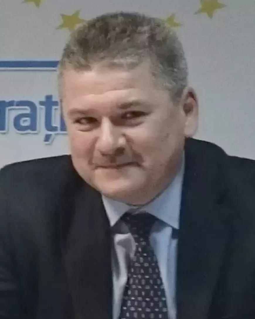 Schema folosită de pilele partidelor ca să ajungă rapid prefecți și subprefecți: devii o zi funcționar public la o primărie mică, apoi ești numit reprezentant al guvernului