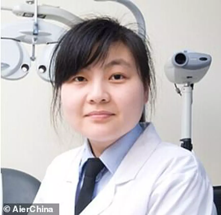 Văduva medicului chinez care a anunțat existența noului coronavirus a născut un băieţel: “Ultimul dar pe care mi l-ai făcut s-a născut azi”