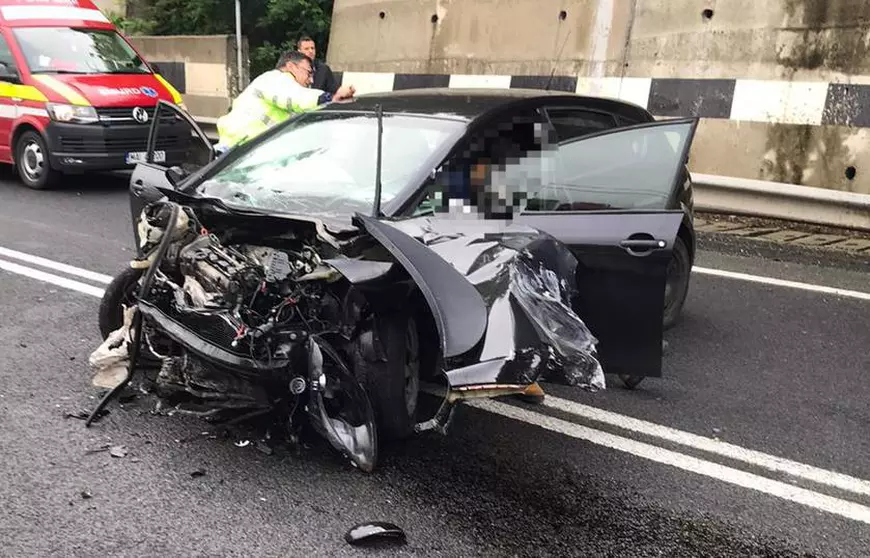 FOTO | Accident grav în Caraș-Severin. În mașinile implicate se aflau trei copii