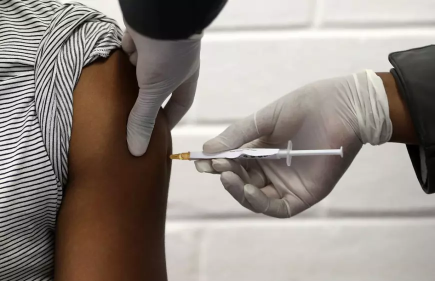 CNN: Vaccinurile sunt sigure, dar o parte uriașă a populației Globului nu și-ar face vaccin anti-Covid. Vaccinare