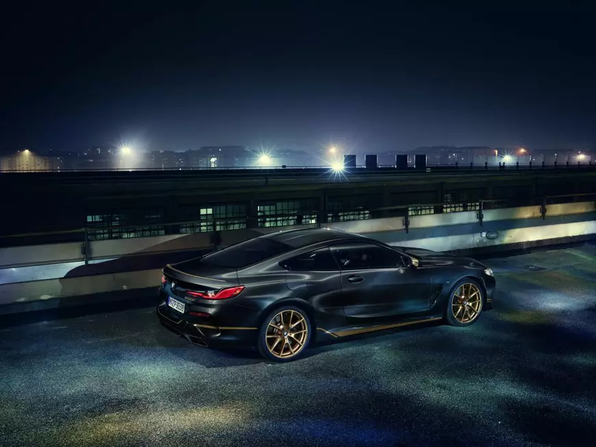 Gama BMW Seria 8 primește ediția specială Golden Thunder Edition