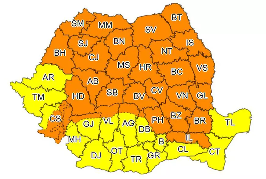 Coduri galben și portocaliu de ploi și furtuni în toată țara. Până când e valabilă avertizarea