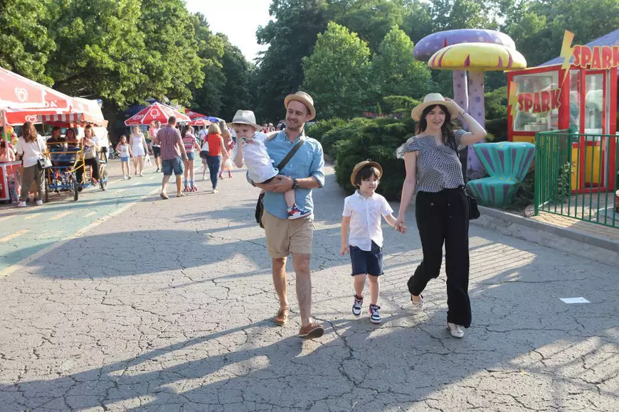 Șerban Copoț a povestit în premieră despre viața lui de familie. “După ce se culcă «balaurii», avem și noi timp să ne plângem, să râdem, să mâncăm ceva pe ascuns”