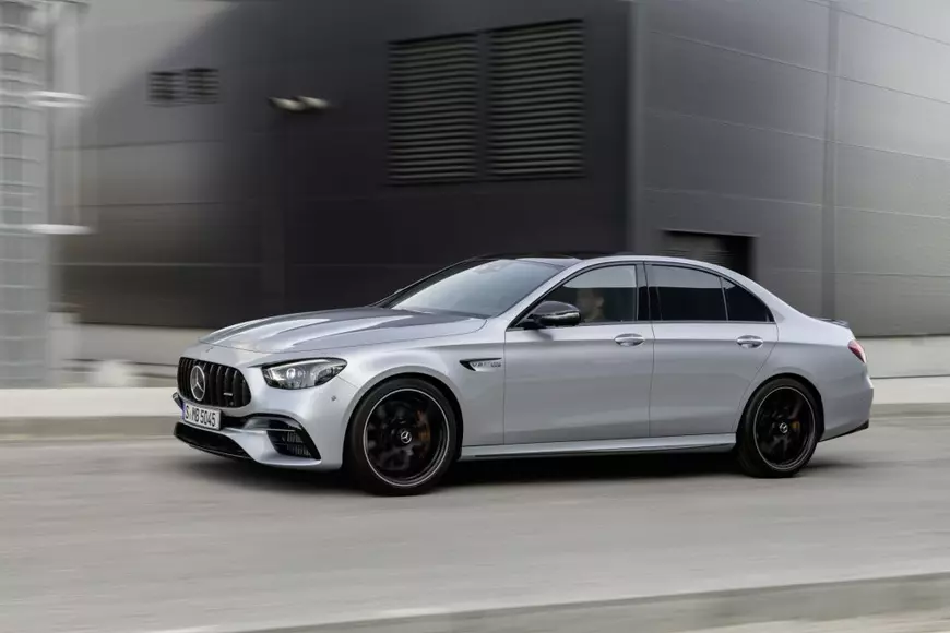Versiunile de performanță ale gamei Mercedes-Benz Clasa E au primit un facelift consistent