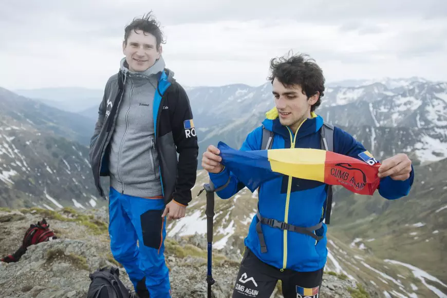 Doi sportivi români cu deficiențe de vedere se antrenează pentru o expediție pe Mont Blanc: “Împreună vedem 1%”