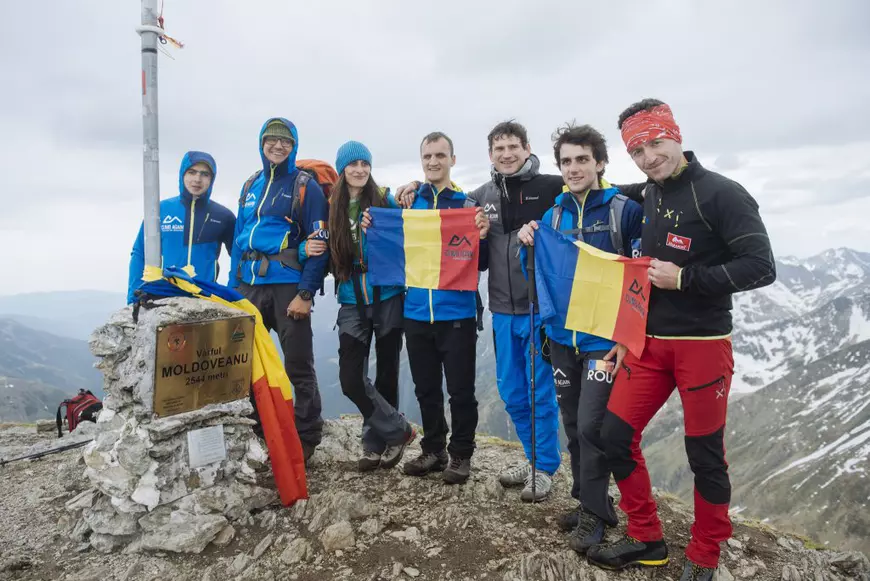 Doi sportivi români cu deficiențe de vedere se antrenează pentru o expediție pe Mont Blanc: “Împreună vedem 1%”