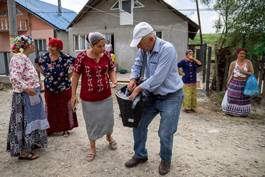 În Murgeni, jandarmii vin şi pleacă, bulibaşa rămâne. Statul român face paradă de forţă într-un oraş pe care l-a abandonat în toate celelalte privinţe