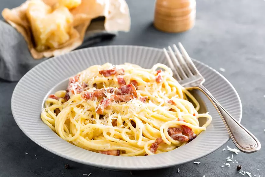 Carbonara pasta with cream