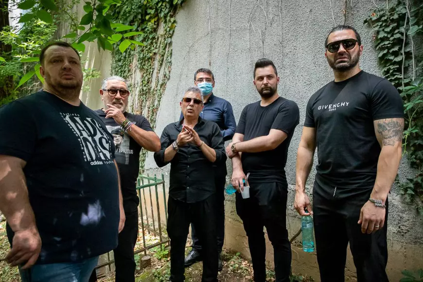 Suferă și acum după nepotul pe care l-a pierdut în urmă cu 13 ani! Pepe s-a recules la mormântul lui Franco, înainte de înmormântarea lui Costin Mărculescu