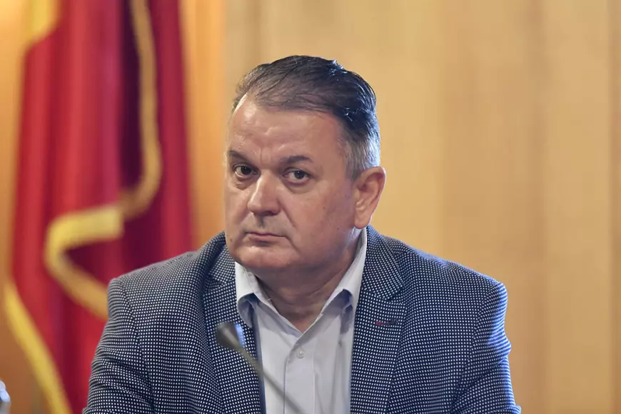 În timp ce Ion Ștefan se laudă că dă afară pilele din Ministerul Dezvoltării, un consilier al lui Orban și-a angajat aici familia