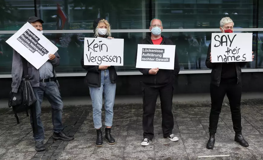 A început procesul în cazul atentatului extremist asupra politicianului german Walter Lübcke. “Se desfășoară la cel mai înalt nivel de securitate”