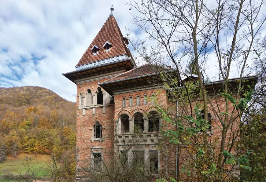 Clădiri istorice care își așteaptă proprietarii. Cinematograful Scala, garajul Ciclop, castele și vile de protocol, scoase la vânzare