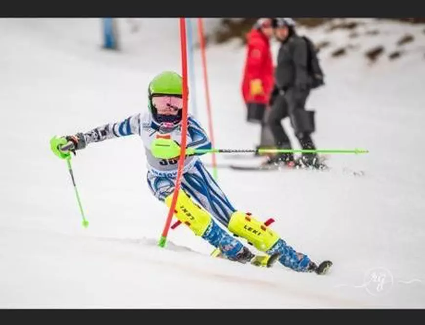 [Excelență la 14 ani] La 14 ani, Matei Oancea e multiplu campion la schi alpin. A învățat de la tatăl său și a muncit pentru performanță (Publicitate)