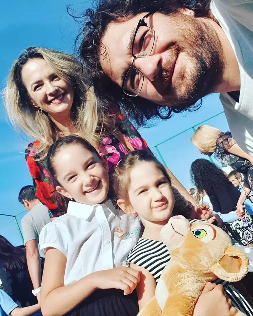 Perioadă dificilă pentru Florin Dumitrescu. A stat departe de familie în timpul filmărilor de la “Chefi la cuțite”. “De pe 19 mai dorm în canapeaua din mansardă”