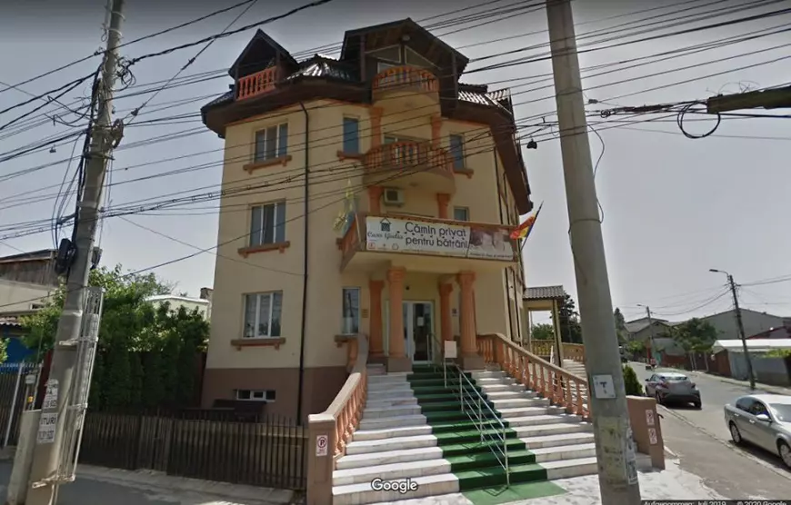 Cum poate funcționa 10 ani fără licență un cămin de bătrâni deținut de un soț și o soție trimiși în instanță de DNA exact pentru deconturi fictive de îngrijire!