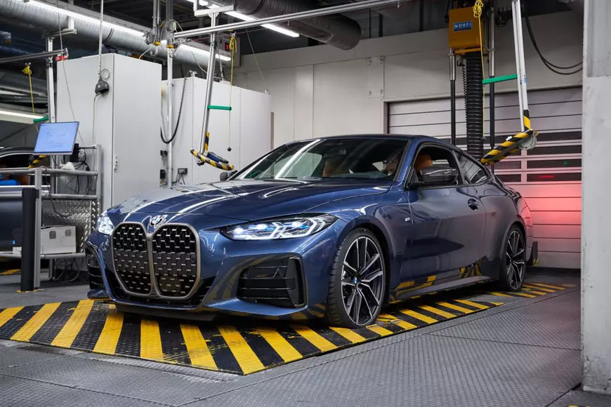 Bucurie printre fanii BMW: noul Seria 4 Coupe a intrat în producție