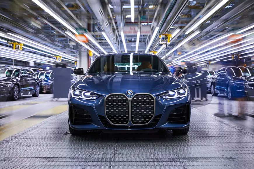 Bucurie printre fanii BMW: noul Seria 4 Coupe a intrat în producție