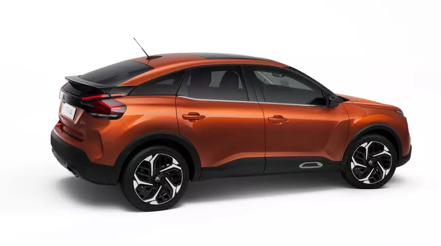 Transformare: Citroen C4 devine un crossover electrificat