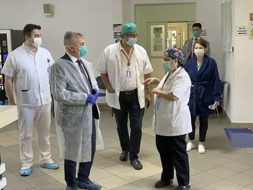 Mărturia unui cadru medical de la Spitalul Witting: “A fost făcut peste noapte spital COVID. Nu avem circuite. Suntem în pericol!”. Ce spune conducerea