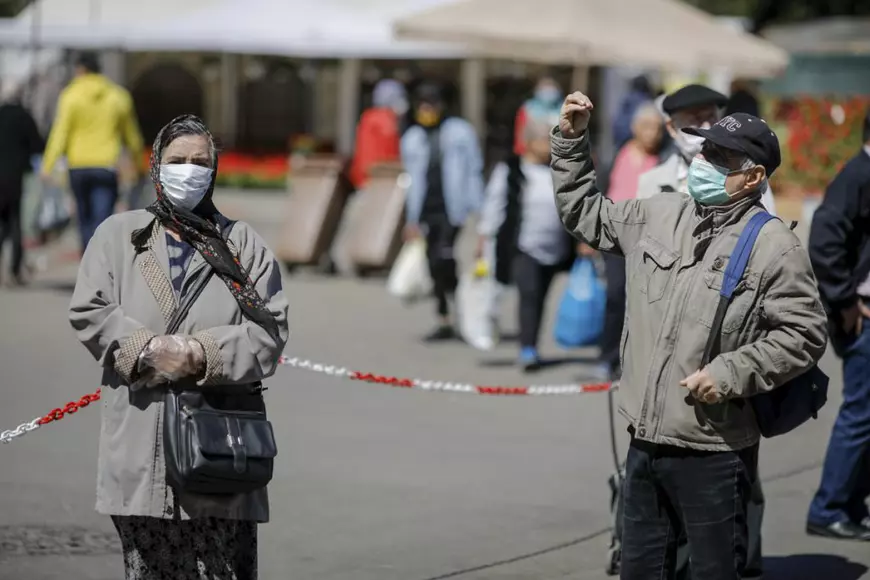 Scenarii despre viitorul foarte apropiat cu trei cavaleri ai apocalipsei. Sau ai speranței post Covid, depinde