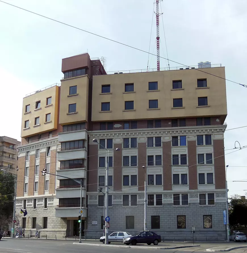 Cum a ajuns STB să cumpere măști de sute de mii de lei de la firma de apă îmbuteliată a unui fost consilier de-al lui Meleșcanu, condamnat pentru înșelăciune