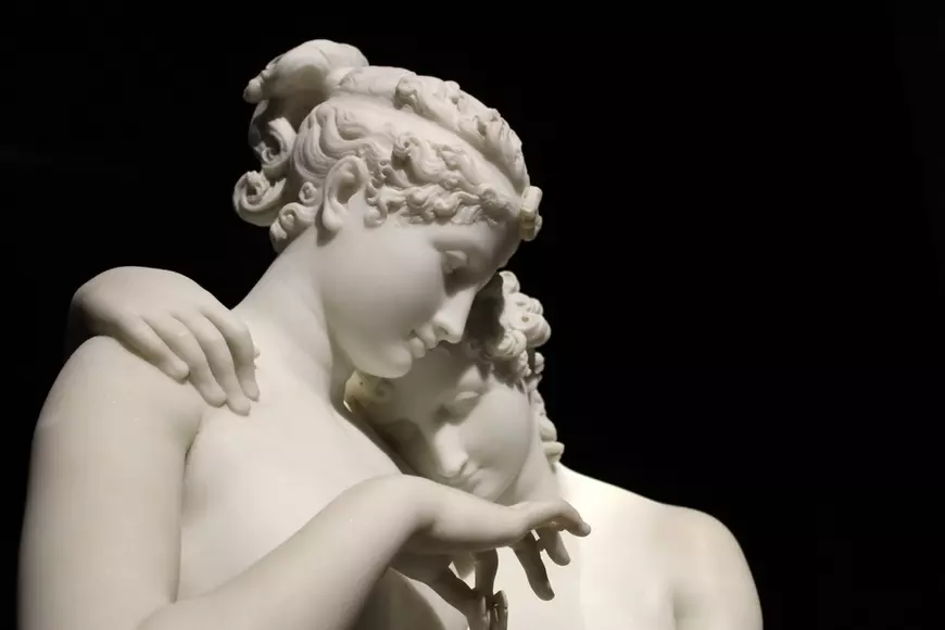 Statuia lui Cupidon și a lui Psyche