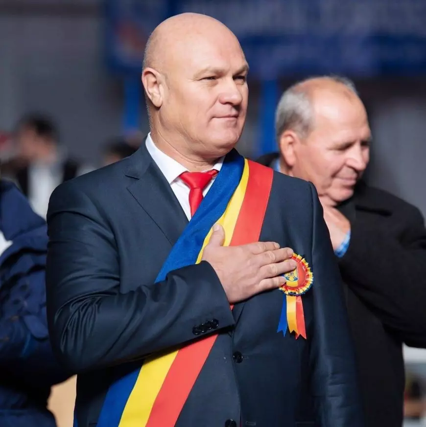 Traseism extrem! În comuna în care locuiește Orban, candidatul PNL la primărie s-a plimbat de la PDL, la PSD și la partidul lui Vanghelie!