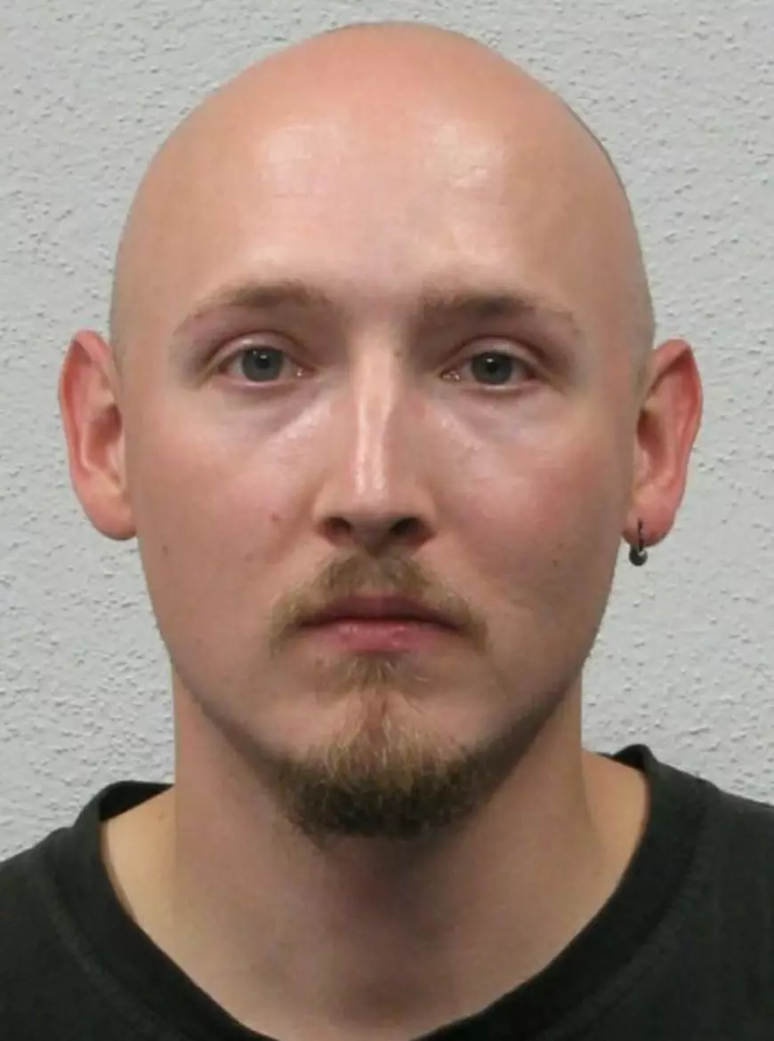 Sute de polițiști germani caută un “Rambo” în Munții Pădurea Neagră. Fugarul a dezarmat patru polițiști