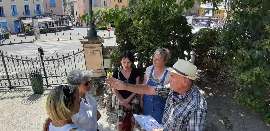 “Dacă trăia azi, Molière ar fi scris și despre coronavirus, și despre Vestele galbene”. Reportaj Libertatea în orașul lui Molière