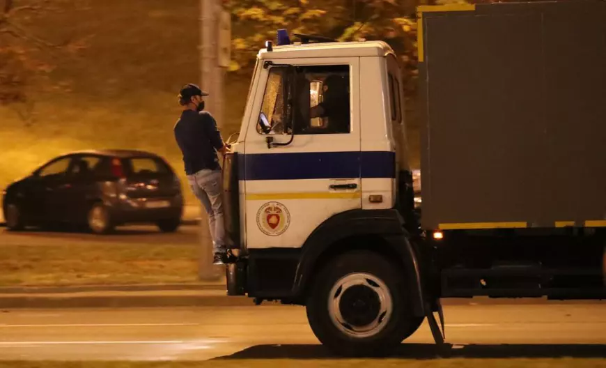 VIDEO | Violențe în Belarus, după alegerile pe care Lukașenko le-ar fi câștigat cu 80%. 120 de protestatari au fost arestați