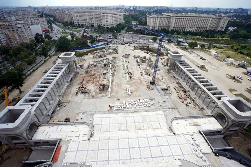 Un italian și-a dat doctoratul în Catedrala Mântuirii Neamului: „Titu Maiorescu și Spiru Haret au considerat că banii trebuie să fie folosiți pentru construcția școlilor”