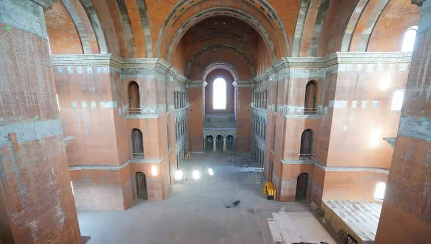 Un italian și-a dat doctoratul în Catedrala Mântuirii Neamului: „Titu Maiorescu și Spiru Haret au considerat că banii trebuie să fie folosiți pentru construcția școlilor”