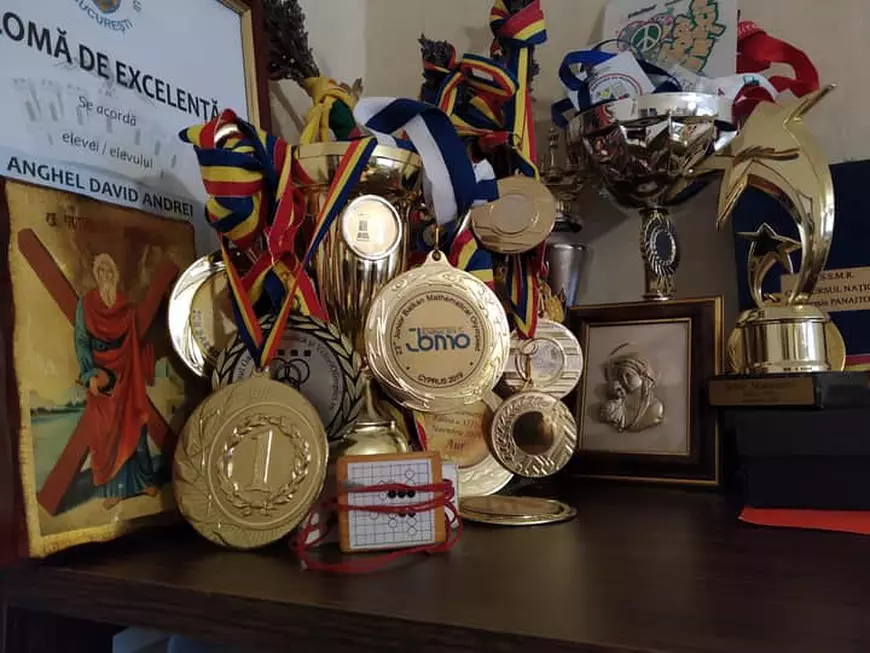 [Excelență la 14 ani] Andrei David Anghel, premiat cu aur la Olimpiada Balcanică de matematică, visează să facă lumea mai bună prin știință (publicitate)