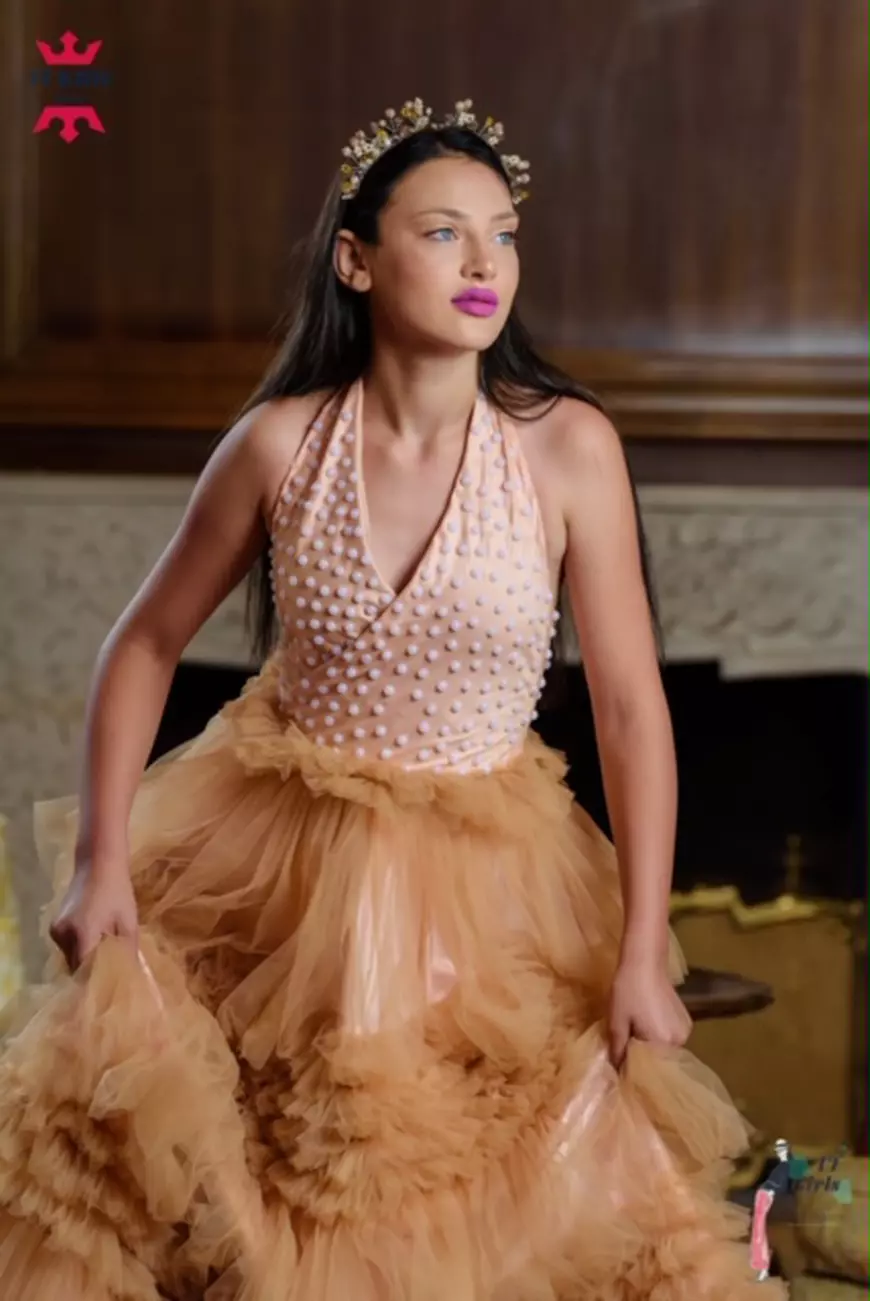 [Excelență la 14 ani] Adina Georgiana Popovici, adolescenta din Glina care a ajuns model internațional la doar 14 ani (publicitate)