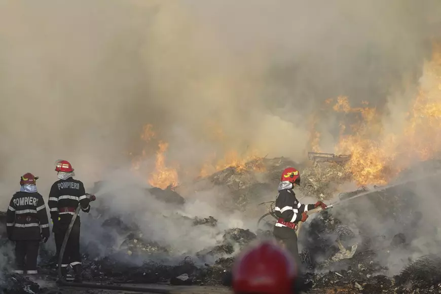 Alertă în jurul Bucureștiului. “Cel puțin un incendiu de vegetație pe zi, în ultima săptămână”. Ce idee au autoritățile