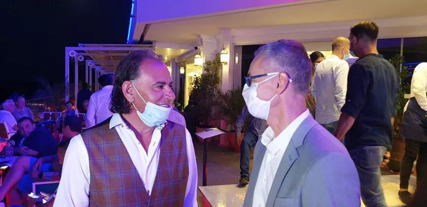 Candidatul-surpriză la Primăria Constanța, Mohammad Murad, regulamentar cu Orban, dar cu masca pusă de formă după plecarea premierului!