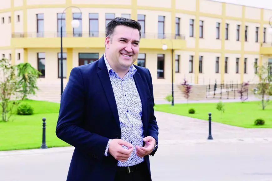 Operaţiunea "Naşul". În Dolj, USR votează cu PSD ca să-i ajute pe politicienii incompatibili să ia noi mandate: exemplul nașului cuplului Manda-Olguța. Reacția USR