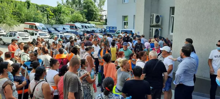 Afacerile primarului Florea: cum au fost “uitați” 200 de muncitori la mătură în negocierea unui contract de aproape un miliard de lei