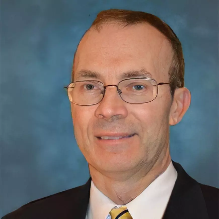 Vă amintiți scena din filmul Apollo 13? Un profesor spune cum ar arăta redeschiderea școlilor dacă deciziile ar fi luate de coordonatorii astronauților