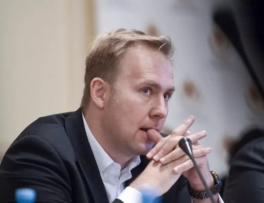 Întrebare pentru „vânătorul de CV-uri false” ale șefilor PSD și PNL: „De ce aleșii și candidații USR-PLUS au cele mai violente propuneri contra săracilor?!”