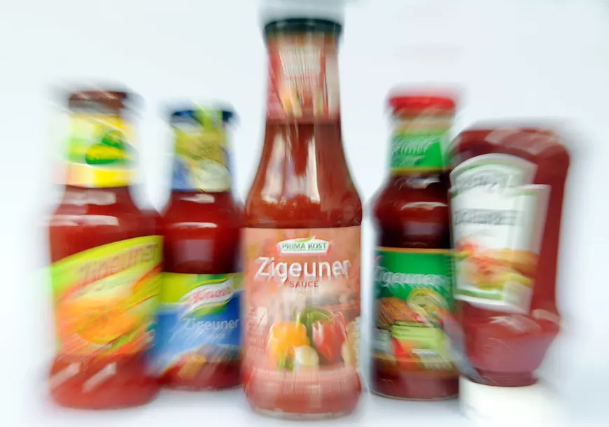 Un sos produs de o companie alimentară germană își va schimba numele din cauza acuzațiilor de rasism